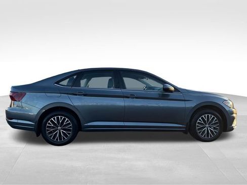 Used 2021 Volkswagen Jetta SE image 9