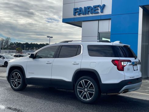 Used 2021 GMC Acadia SLT w/ Premium Package image 3