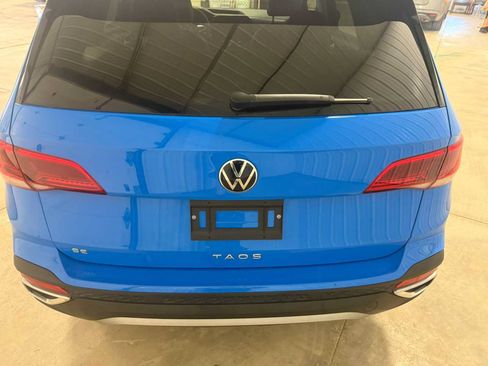 Certified 2024 Volkswagen Taos SE FWD image 16