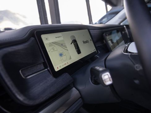 Used 2025 Rivian R1S Adventure image 12