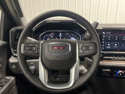 New 2026 GMC Sierra 1500 Elevation image 13