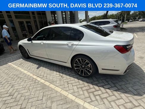 Used 2021 BMW 740i w/ M Sport Package RWD image 4