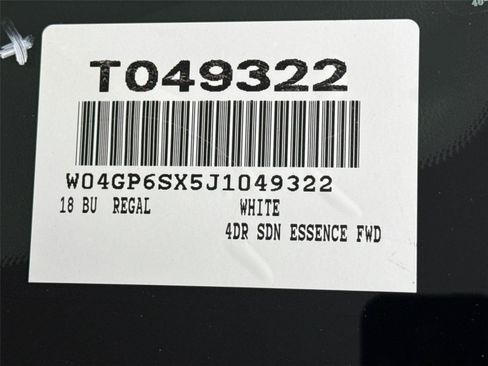 Used 2018 Buick Regal Essence w/ Driver Confidence Package #1 FWD image 47