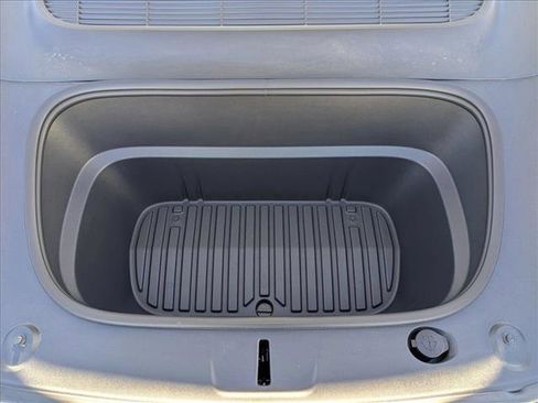 Used 2026 Tesla Model Y 2WD image 24