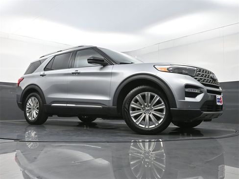 Used 2020 Ford Explorer Limited image 26