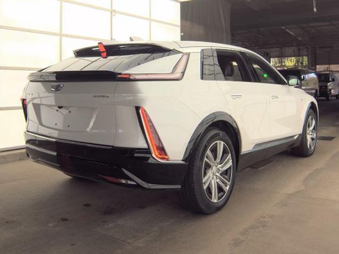 Used 2024 Cadillac Lyriq Tech w/ Driver Assist Package AWD/4WD image 5
