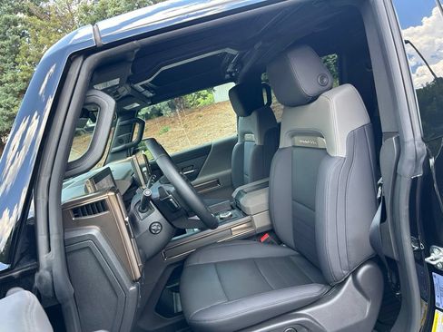 Used 2025 GMC Hummer EV 3X AWD/4WD image 44