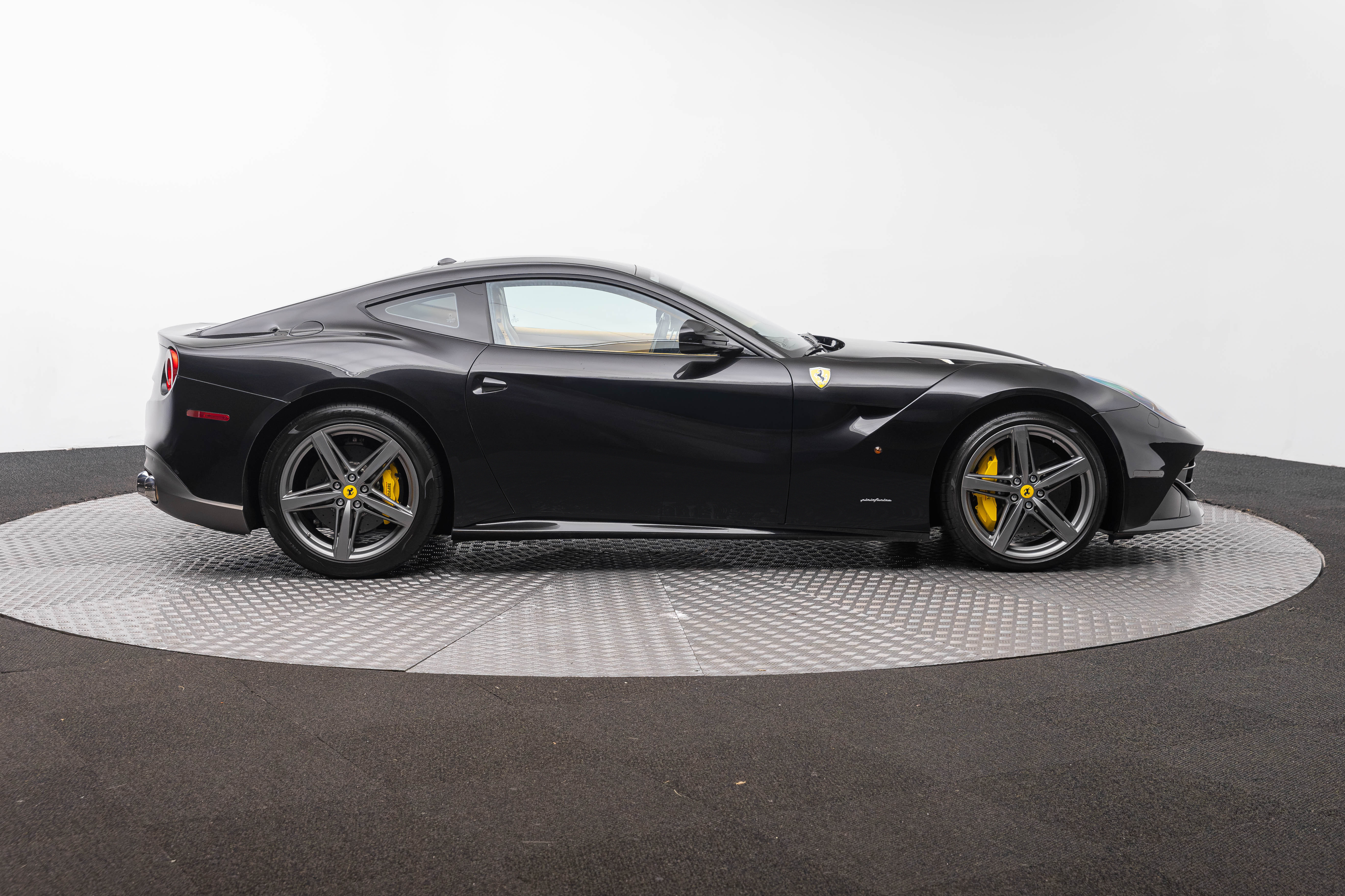 Certified 2014 Ferrari F12 Berlinetta RWD image 9