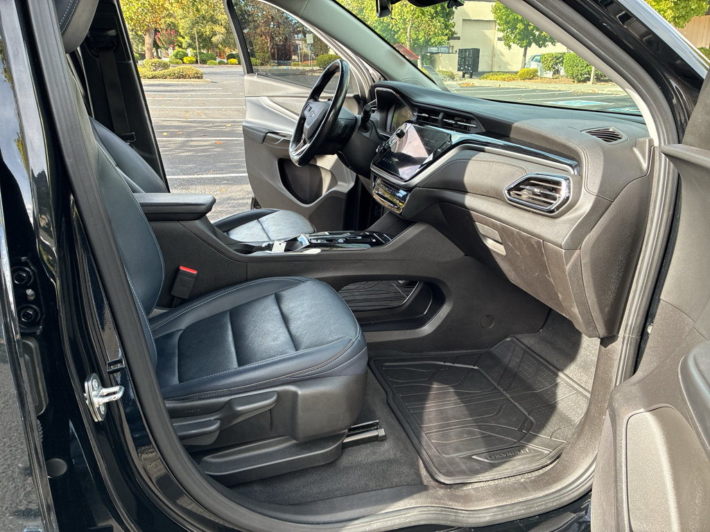 Used 2023 Chevrolet Bolt EUV LT w/ Convenience Package FWD image 50