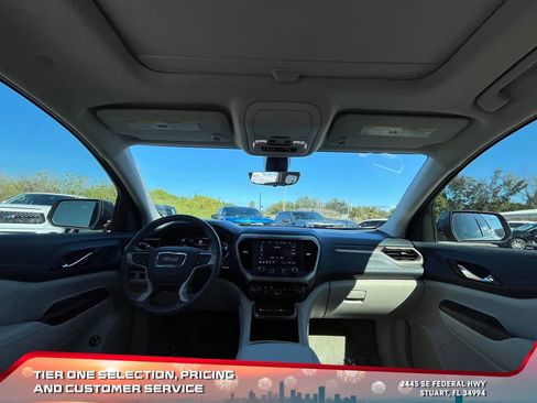 Used 2021 GMC Acadia Denali w/ Denali Technology Package image 15