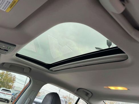 Certified 2025 Nissan Sentra SR w/ SR Premium Package image 20