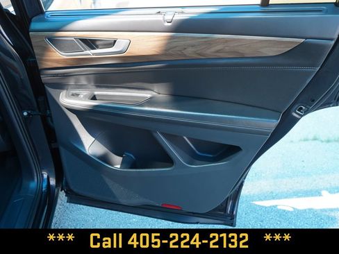 Used 2025 Volkswagen Atlas SE FWD image 21