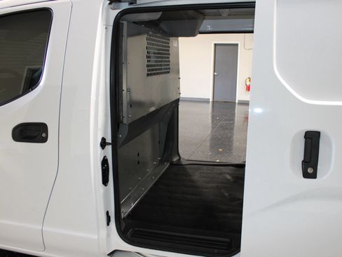 Used 2020 Nissan NV200 S FWD image 31