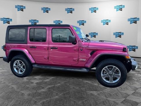 Used 2022 Jeep Wrangler Unlimited Sahara w/ Cold Weather Group AWD/4WD image 7