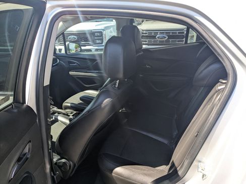Used 2022 Buick Encore Preferred w/ Safety Package AWD/4WD image 30