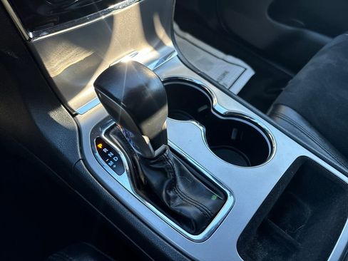 Used 2021 Jeep Grand Cherokee Laredo X image 21