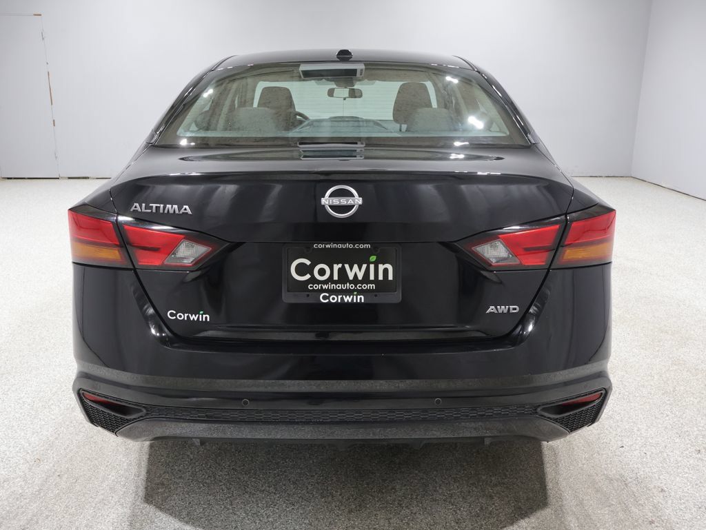 Used 2025 Nissan Altima 2.5 SV AWD/4WD image 3