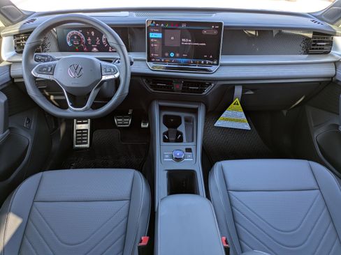 New 2026 Volkswagen Tiguan SE R-Line FWD image 16