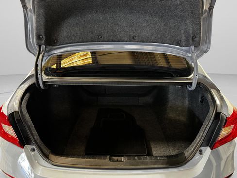 Used 2021 Honda Accord Touring image 38