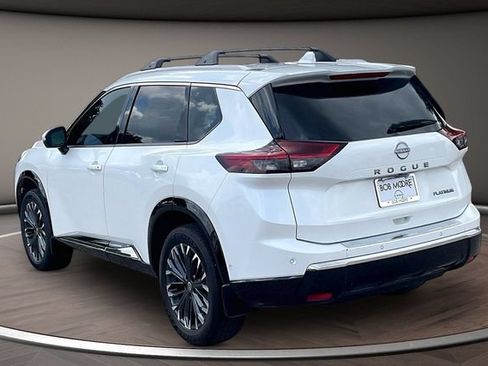 Used 2025 Nissan Rogue Platinum FWD image 11