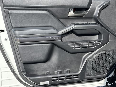 Used 2025 Toyota Tacoma TRD Off-Road w/ TRD Off Road Premium Package image 10