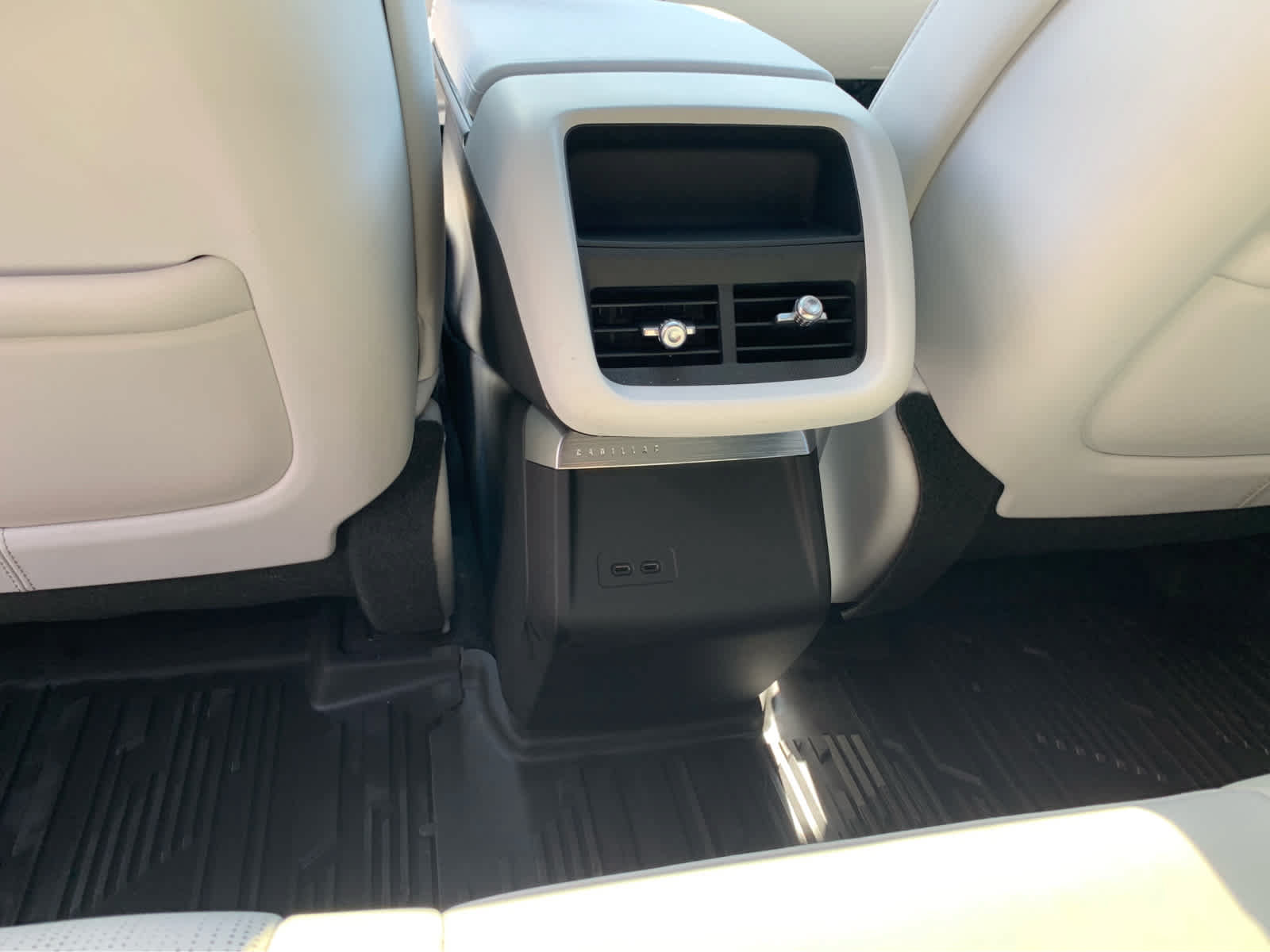 Used 2024 Cadillac Lyriq Luxury w/ LPO, Floor Liner Package AWD/4WD image 22