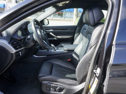 Used 2019 BMW X6 sDrive35i w/ M Sport Package image 17