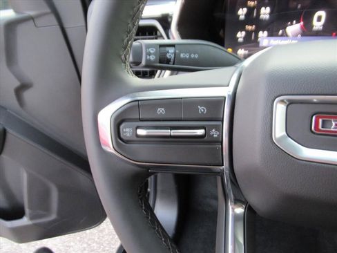 New 2026 GMC Canyon Elevation w/ Convenience Package image 17