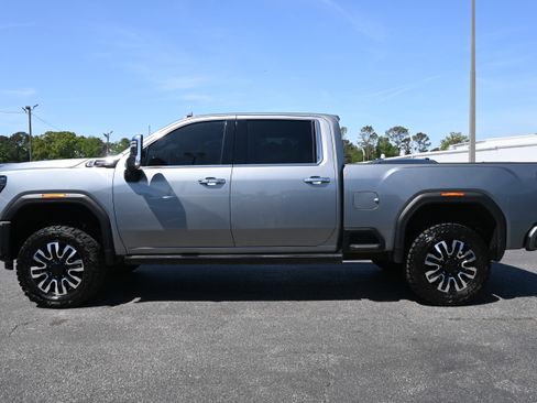 Used 2025 GMC Sierra 2500 Denali Ultimate w/ Max Trailering Package image 10