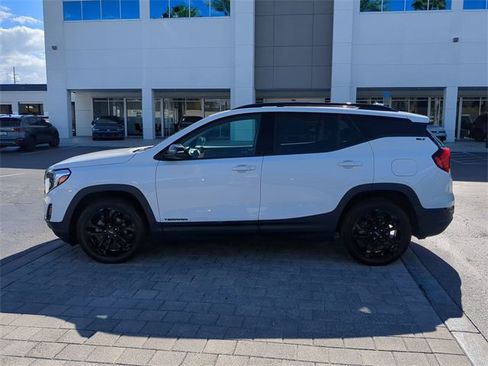 Used 2021 GMC Terrain SLT w/ Elevation Edition image 6