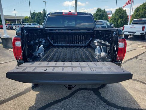 New 2026 GMC Canyon AT4 w/ AT4 Premium Package AWD/4WD image 7