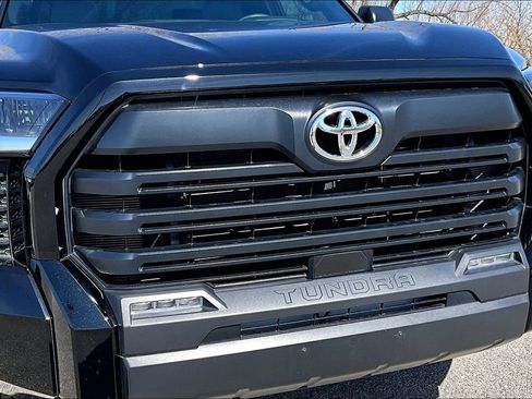 Used 2025 Toyota Tundra SR5 AWD/4WD image 40