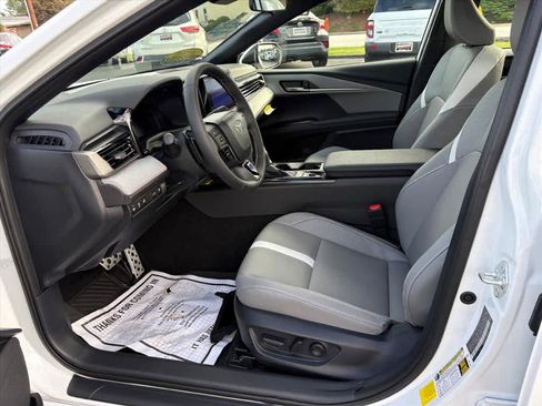 Used 2026 Toyota Camry SE FWD image 13