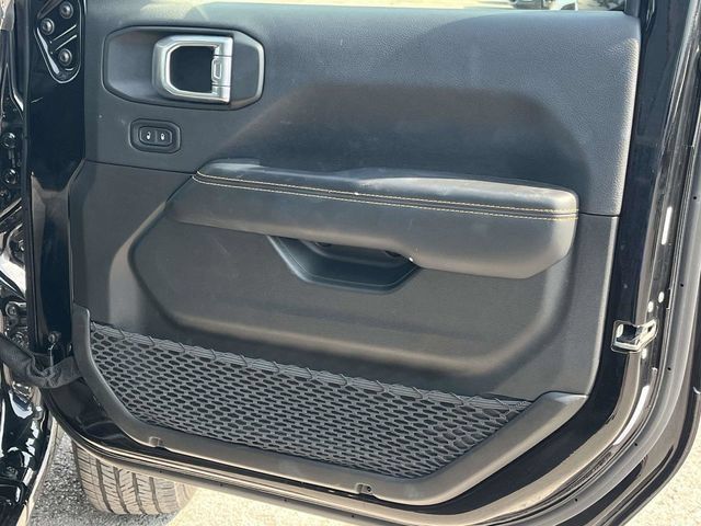 Used 2025 Jeep Wrangler Unlimited Sahara AWD/4WD image 25