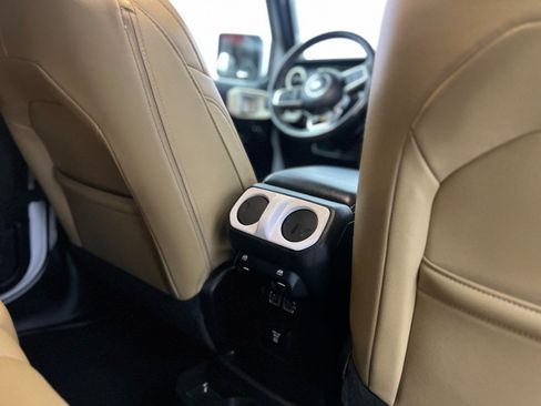 Used 2019 Jeep Wrangler Unlimited Sahara w/ Safety Group AWD/4WD image 23