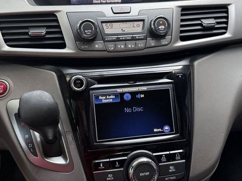 Used 2016 Honda Odyssey SE image 24