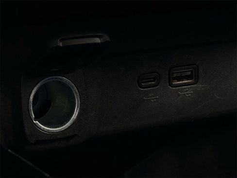 Certified 2025 Chevrolet Trax LT w/ LT Convenience Package image 20