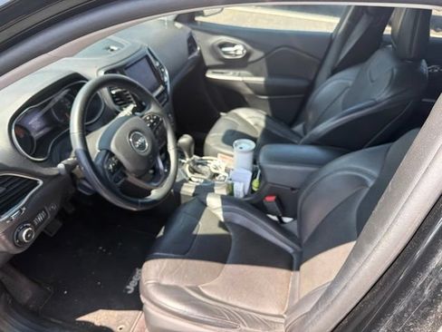 Used 2019 Jeep Cherokee Limited AWD/4WD image 5