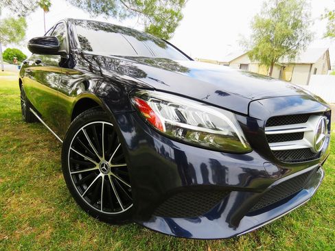 Used 2019 Mercedes-Benz C 300 Sedan w/ Premium Package image 11