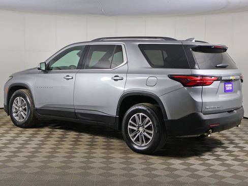 Used 2023 Chevrolet Traverse LT w/ Rear Camera Mirror Package image 15