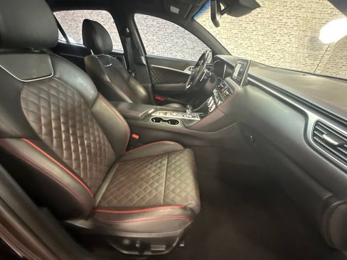 Used 2019 Genesis G70 2.0T Advanced w/ Sport Package RWD image 10
