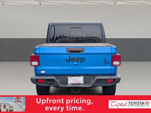 Used 2023 Jeep Gladiator Sport AWD/4WD image 6