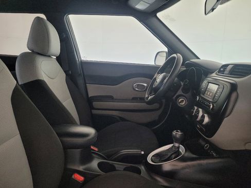 Used 2019 Kia Soul FWD image 21