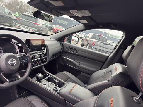 Certified 2025 Nissan Pathfinder Rock Creek image 25