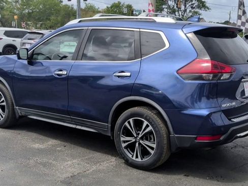 Used 2019 Nissan Rogue SV w/ Premium Package image 6