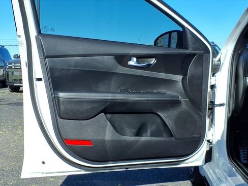 Used 2024 Kia Forte GT-Line w/ GT-Line Premium Package image 20