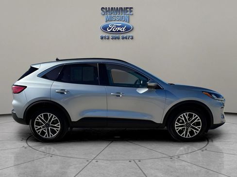 Used 2022 Ford Escape SEL image 4