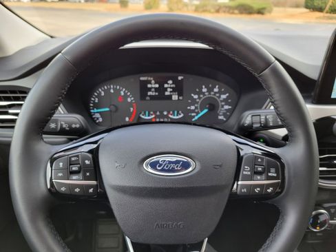 Certified 2022 Ford Escape SEL image 33