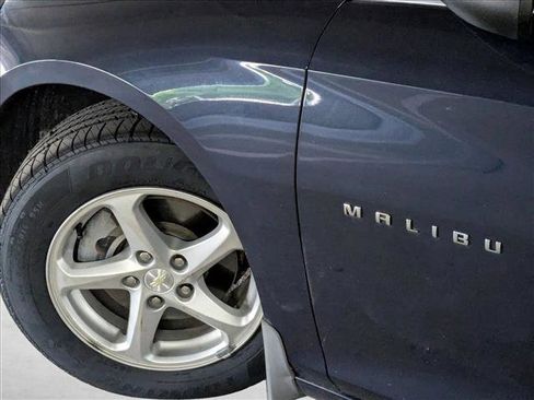 Used 2018 Chevrolet Malibu LS FWD image 9