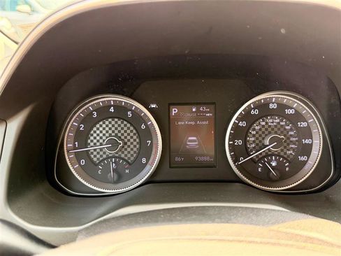 Used 2020 Hyundai Elantra SE FWD image 16